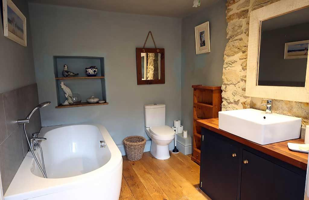 Holiday home Charming 3 Bedroom House With Indoor Wood Burner. Frome