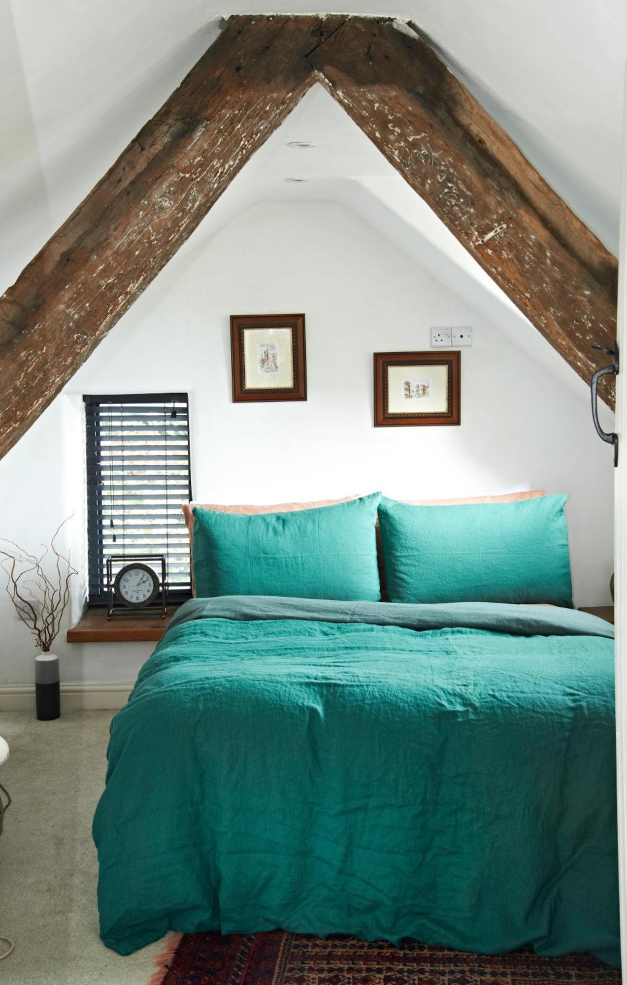 Charming 3 Bedroom House With Indoor Wood Burner. *