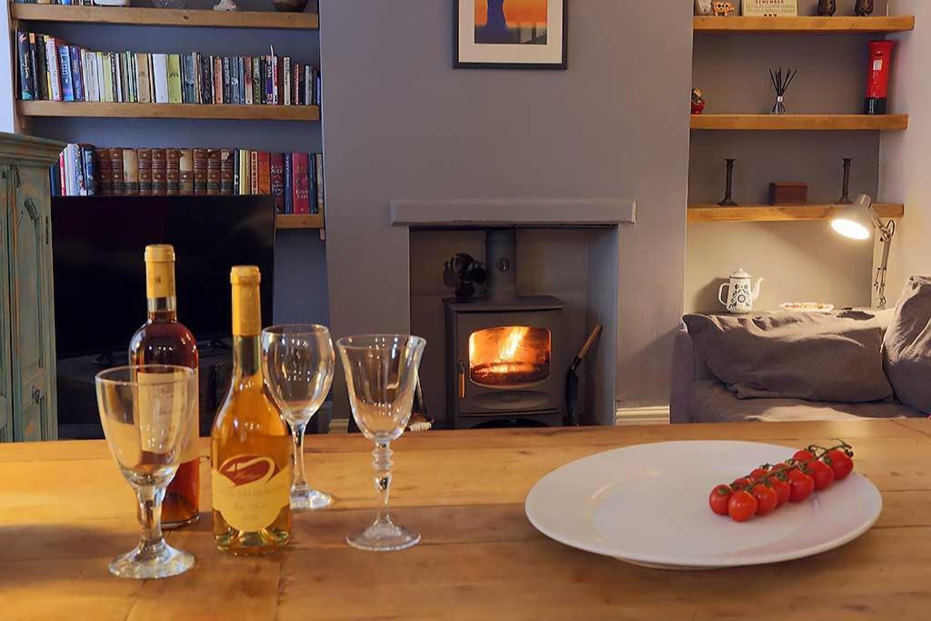 Holiday home Charming 3 Bedroom House With Indoor Wood Burner.