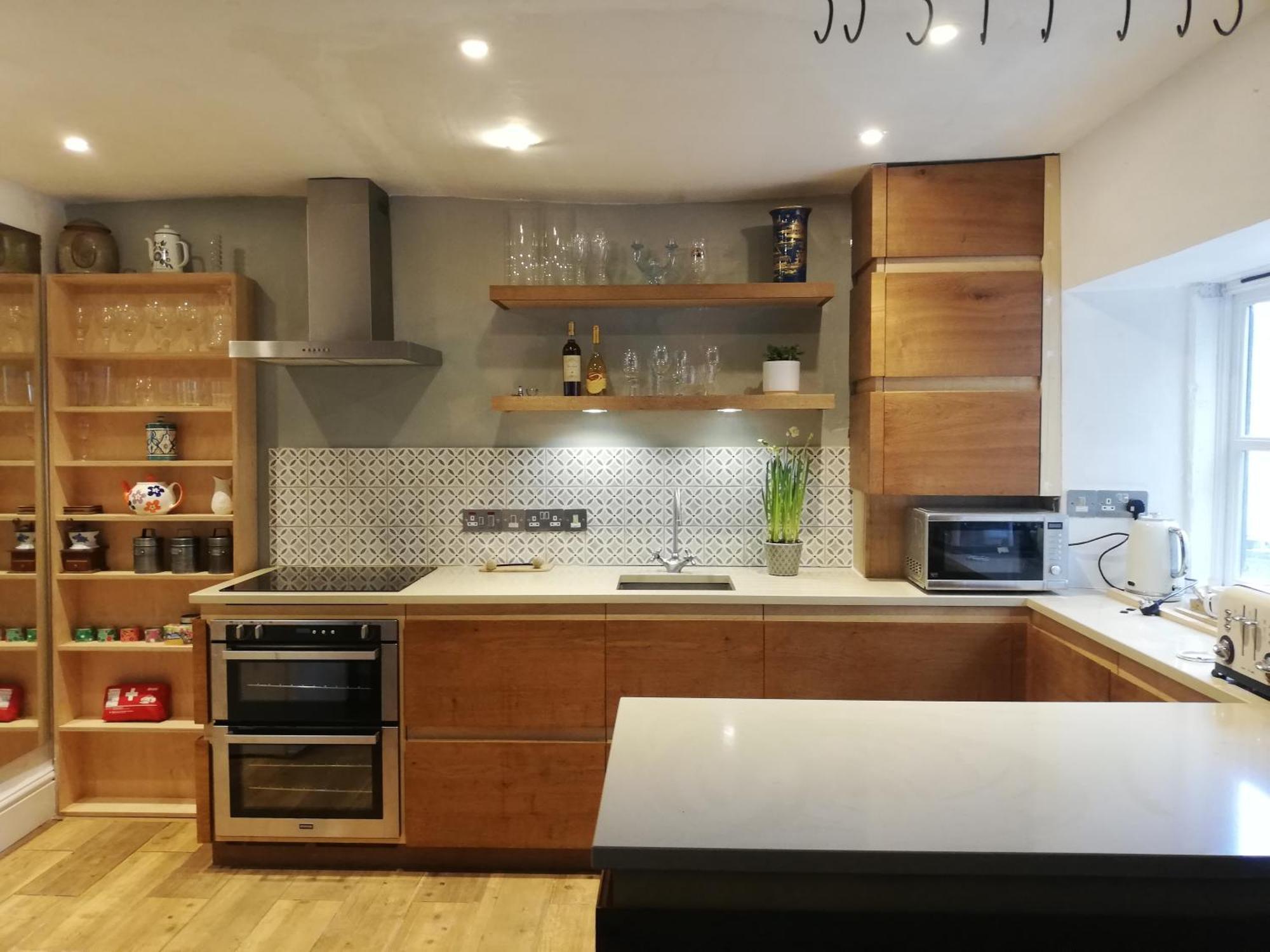 Charming 3 Bedroom House With Indoor Wood Burner. Holiday home